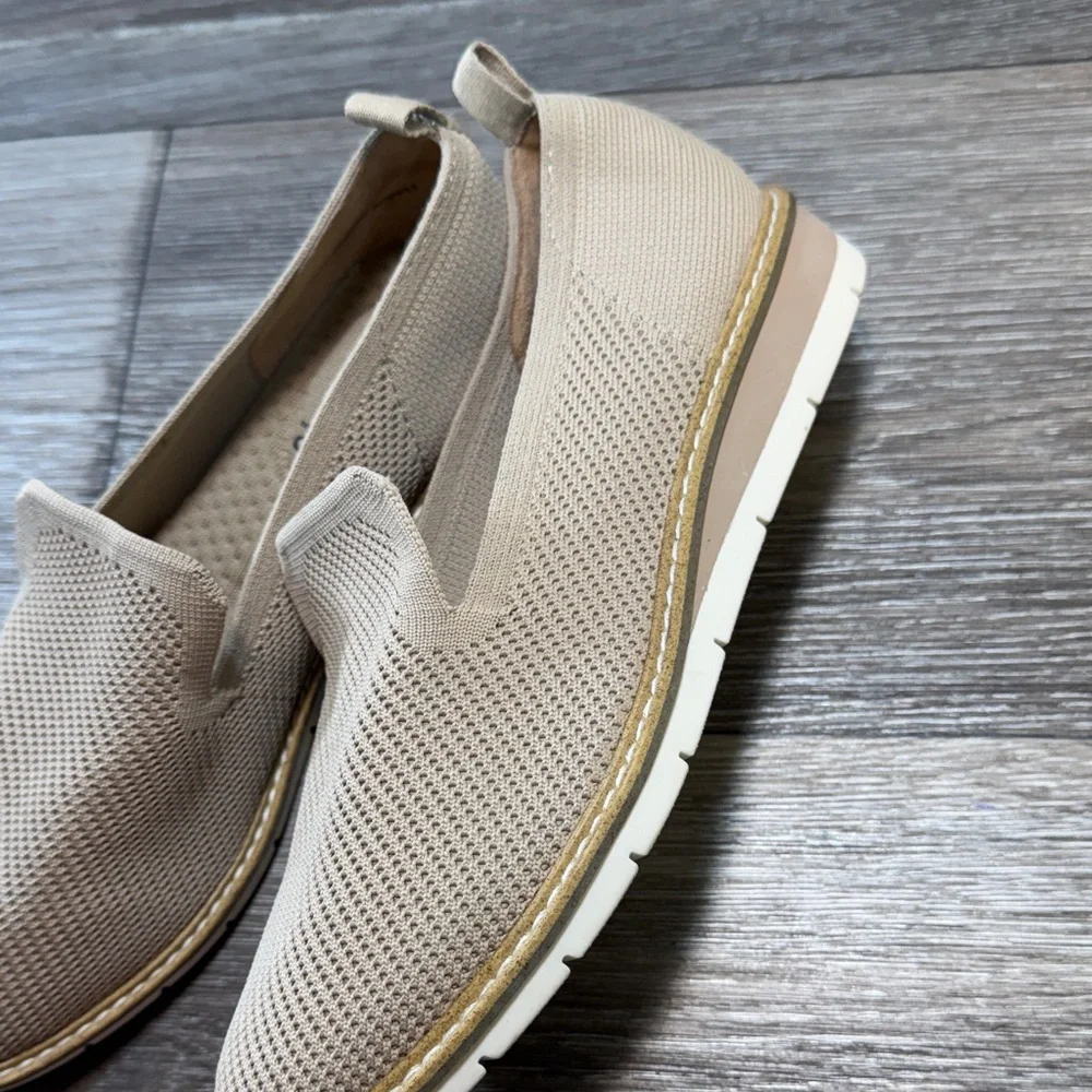 Kelly & katie Beige Slip-On Shoes woman’s 7.5 (s145)
